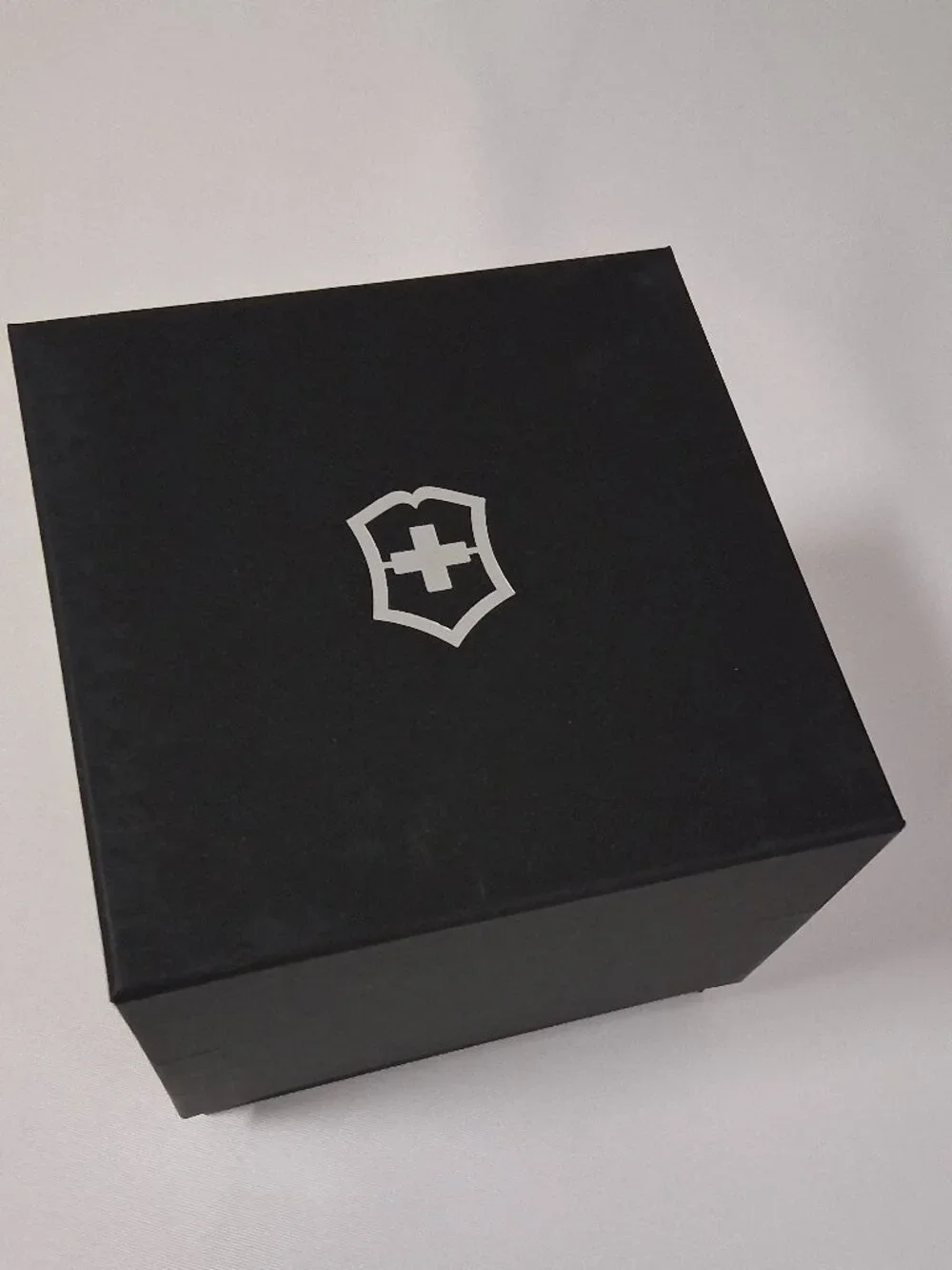 **Victorinox Maverick 241605 Men's Swiss Made Watch – New in Original Box**